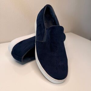 Vionic Women’s Velvet Navy Slip-On Sneakers